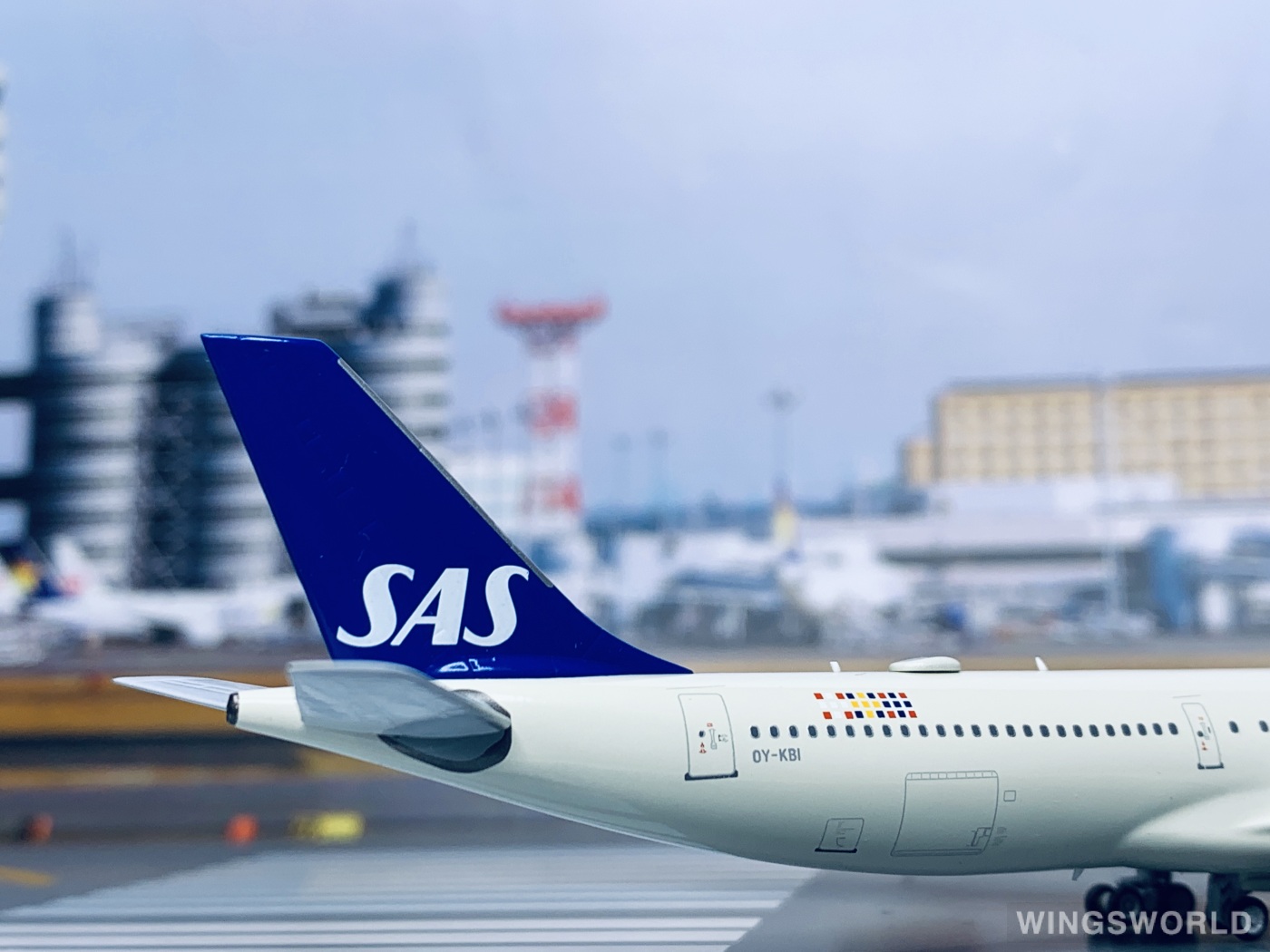 pandamodel 1:400 box18017 sas 北欧航空 airbus a340-300 oy-kbi