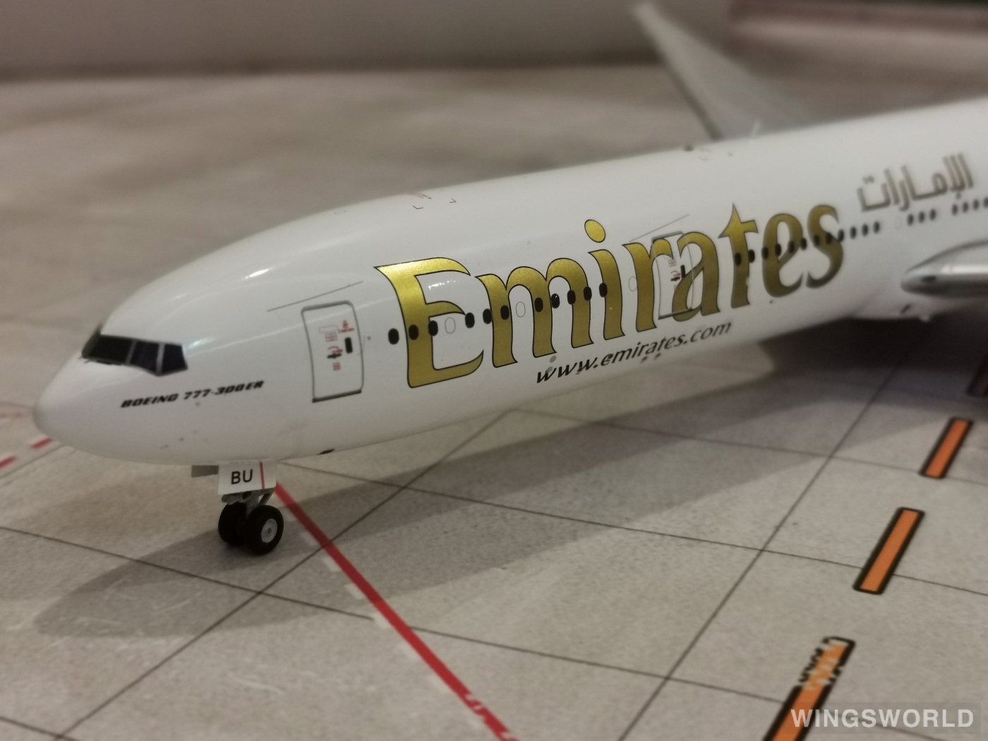 Geminijets 1 200 Boeing 777 300ER Emirates 阿联酋航空 G2UAE387 A6 EBU 的照片 作者