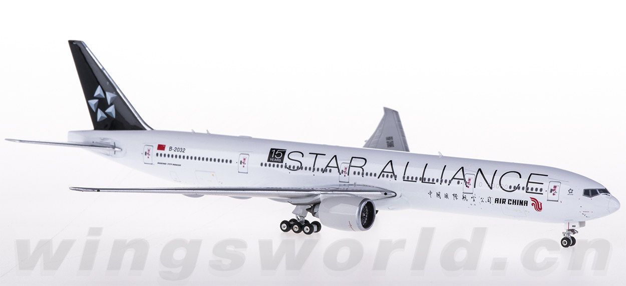 PH10665 Air China 中国国际航空Boeing 777-300ER B-2032 星空