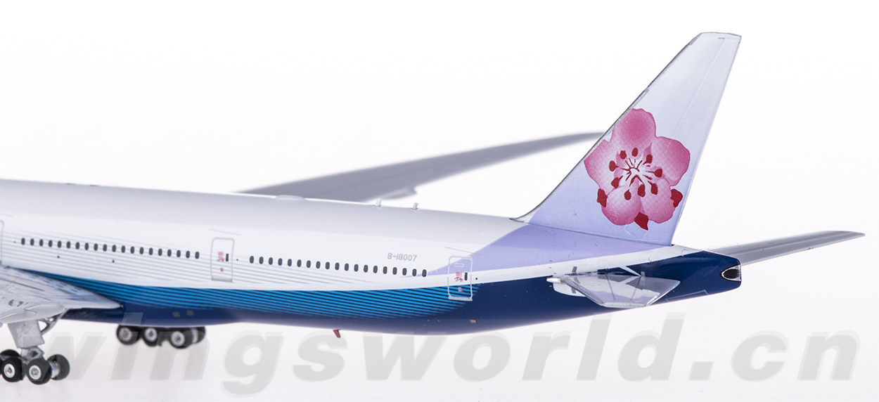 PH04092 China Airlines 中华航空Boeing 777-300ER B-18007 波音