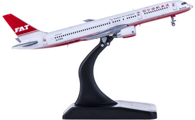 B757-200 FAT 1/400ダイキャストモデル　遠東航空　展示ケース付き B757-200 FAT 1/400ダイキャストモデル 展示ケース付き
