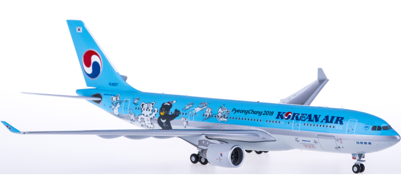 EW2332001 Korean Air 大韩航空Airbus A330-200 HL8227 JC Wings