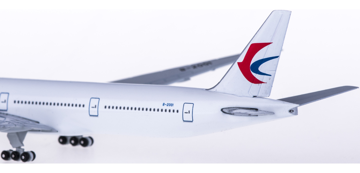 0799CE China Eastern 中国东方航空Boeing 777-300ER B-2001 SKY500 1:500 -飞机模型世界