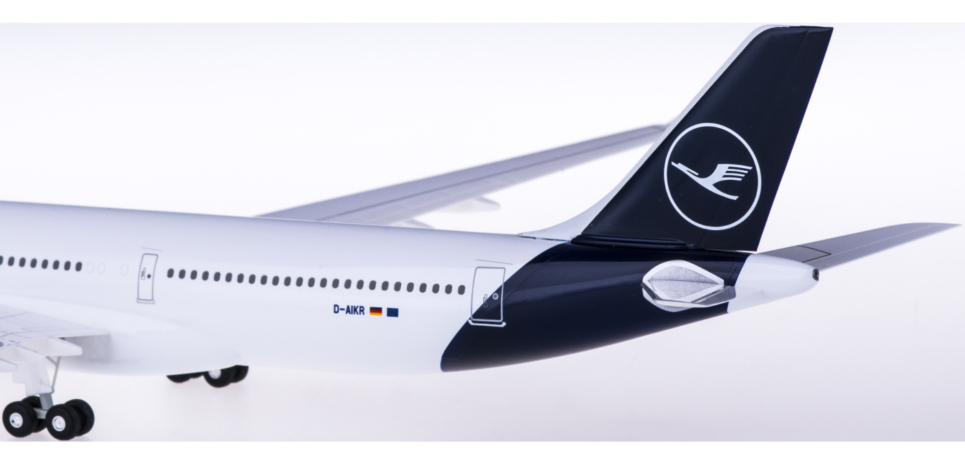 LW200DLH007 Lufthansa 汉莎航空Airbus A330-300 D-AIKR Hogan 1
