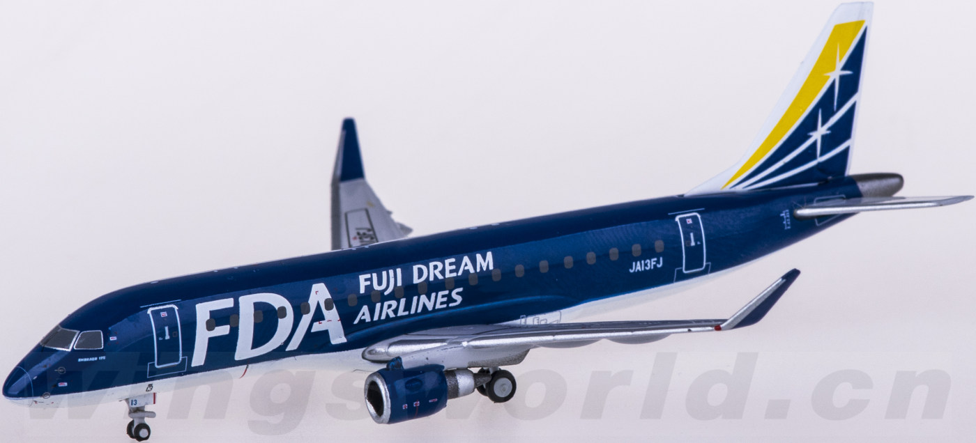 JC Wings 1:400 富士エアラインズ ERJ-175 JA10FJ JC Wings 1:400 富士エアラインズ ERJ-175 JA10FJ JC Wings 1
