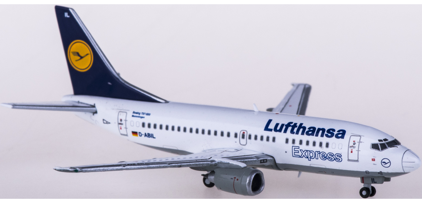 JC Wings Lufthansa Boeing 737-500 D-ABJI Diecast Model - 1/200 Scale Pre-Built Aircraft