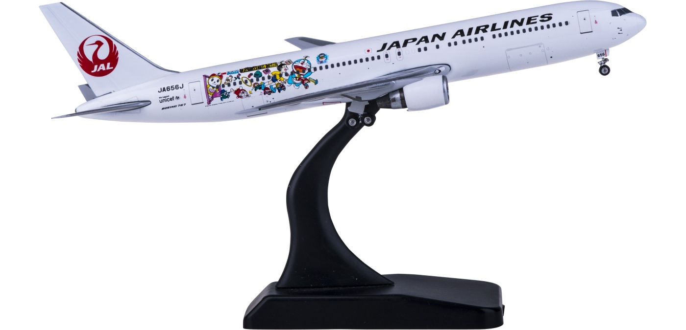 PH04015 Japan Airlines 日本航空Boeing 767-300ER JA656J 机器