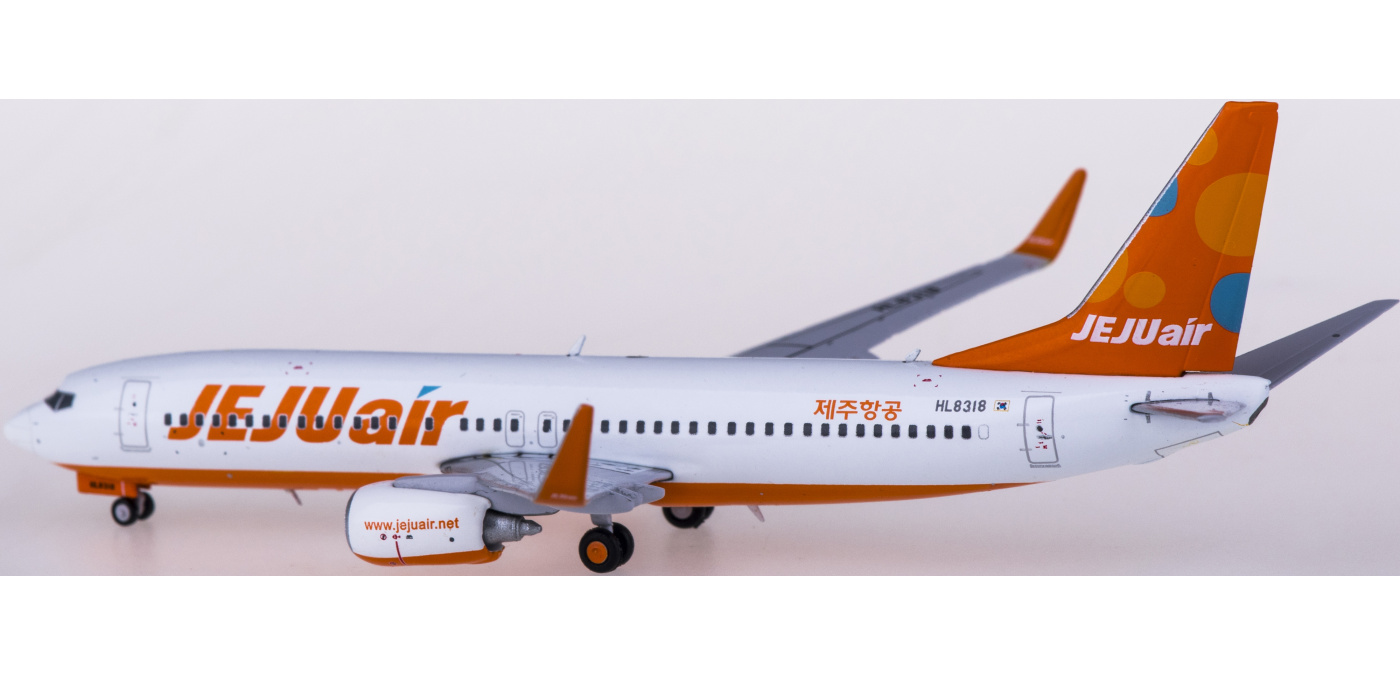 JEJU Air Boeing 737-8 モデル 1/100 Amazon.com: JC Wings Jeju AIR for Boeing 737-800 HL8322 1