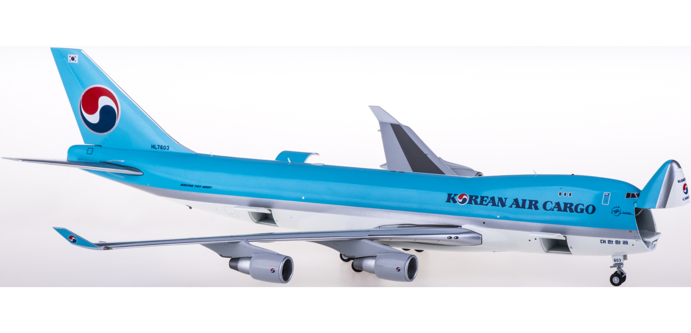 G2KAL930 Korean Air 大韩航空Boeing 747-400ERF HL7603 开门