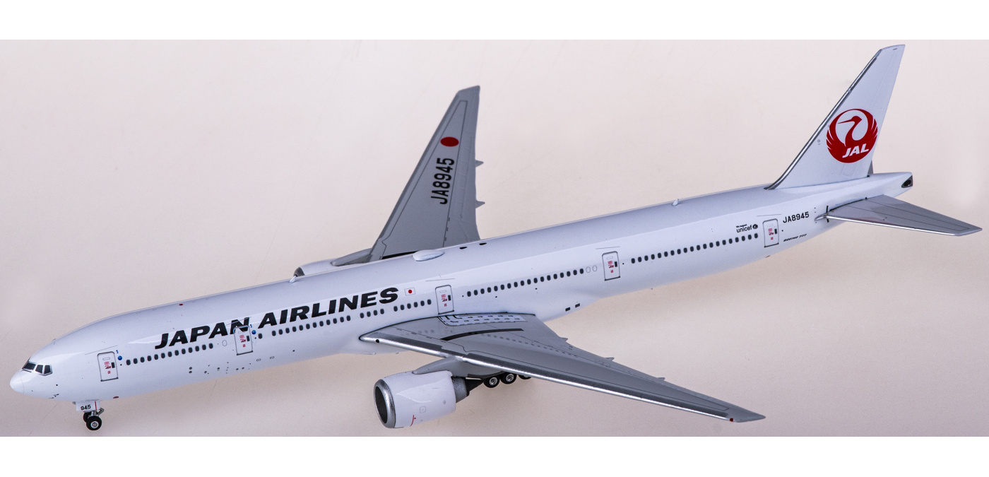 PH04450 Japan Airlines 日本航空Boeing 777-300 JA8945 Phoenix 1:400