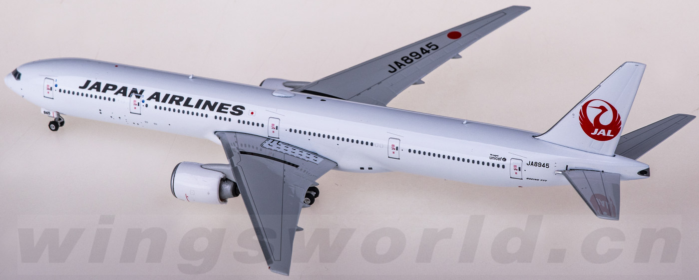 PH04450 Japan Airlines 日本航空Boeing 777-300 JA8945 Phoenix