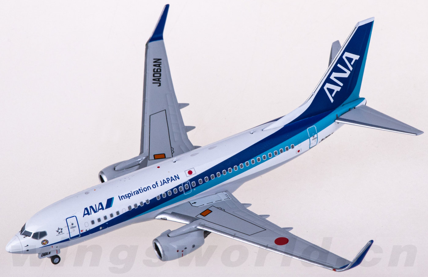 1/400 ANA 737-800-