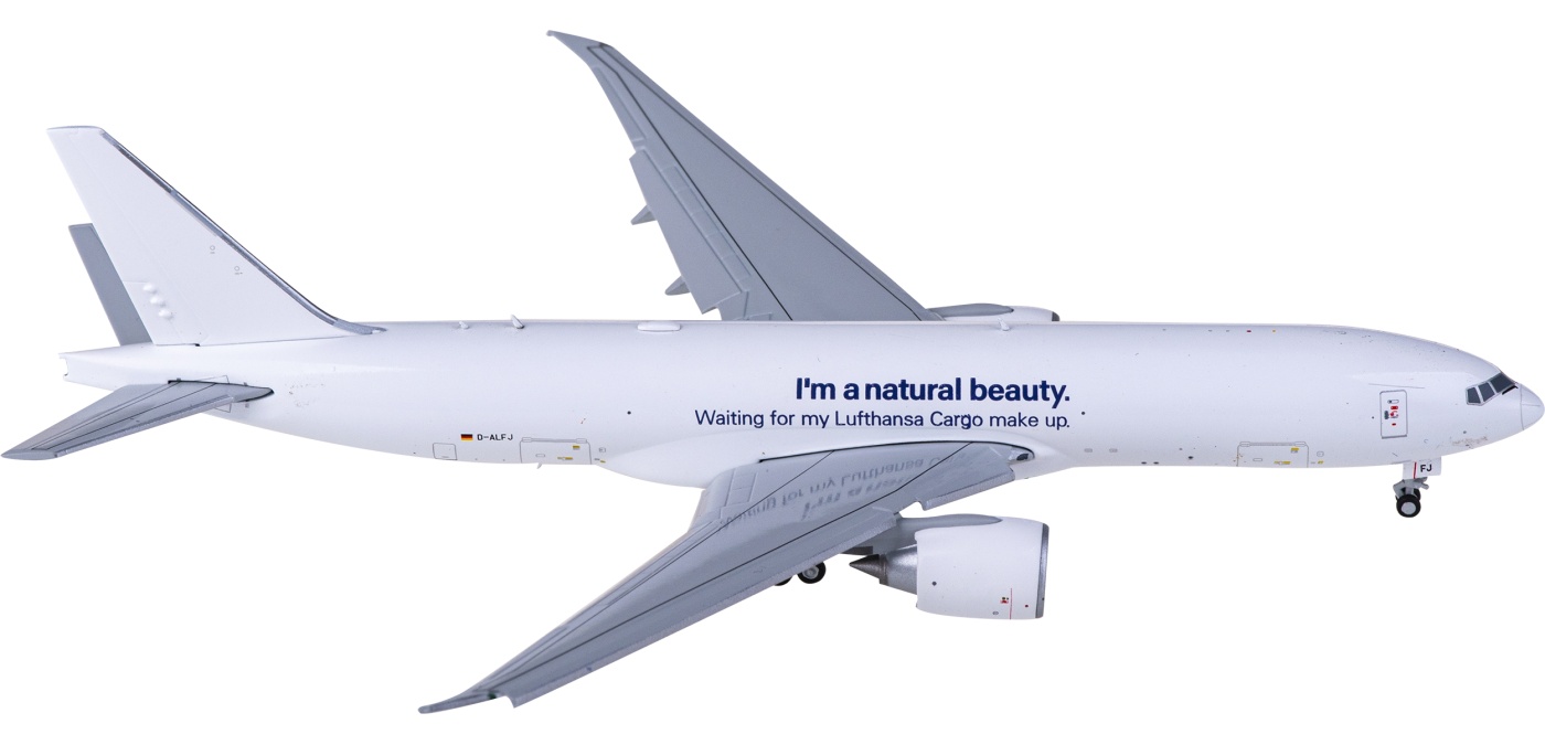 XX40031A Lufthansa 汉莎航空Boeing 777-200LRF D-ALFJ 襟翼放下