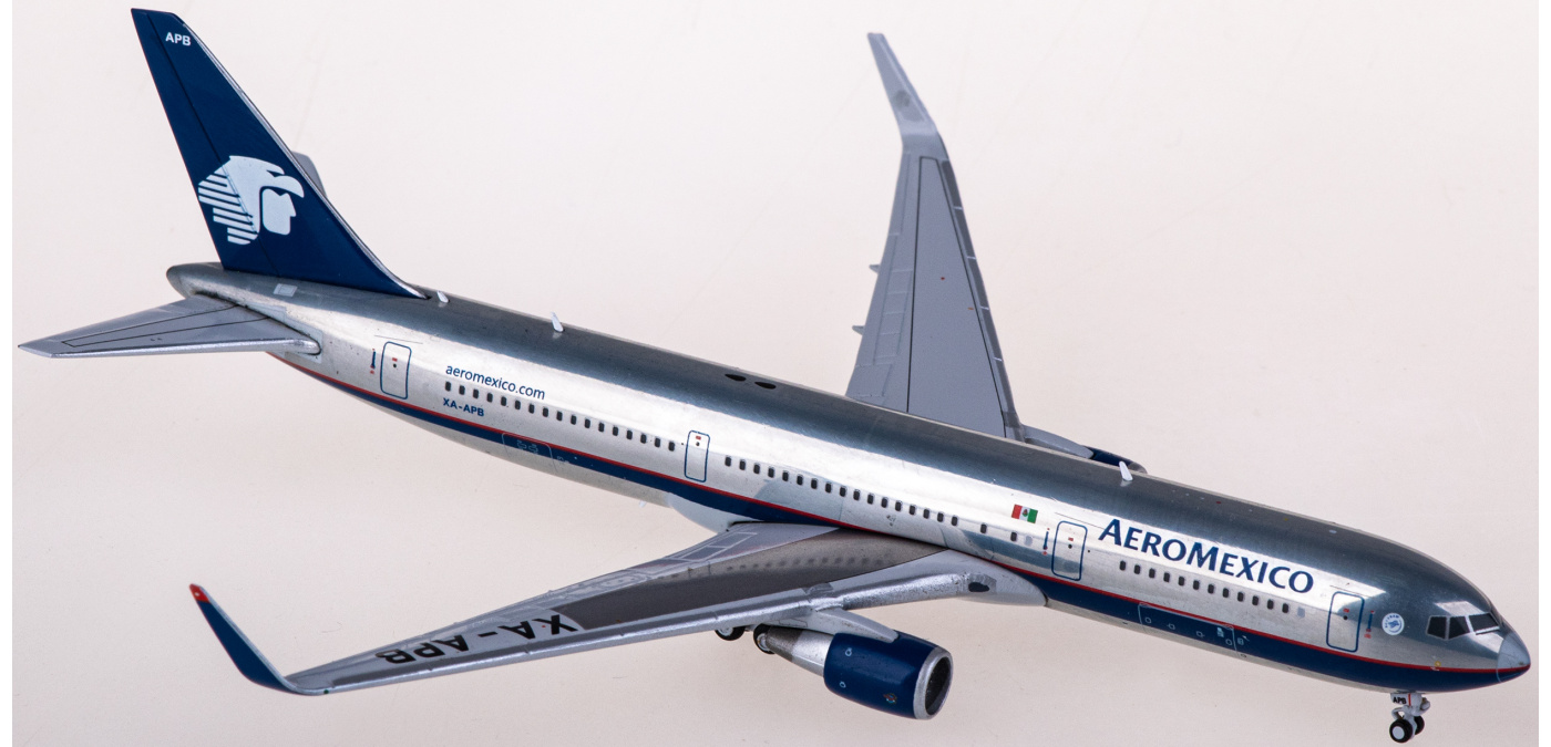 アエロメヒコ航空 767-300ER XA-APB 1/400 アエロメヒコ航空 767-300ER XA-APB 1/400