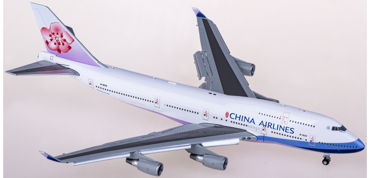 XX4475A China Airlines 中华航空Boeing 747-400 B-18212 襟翼