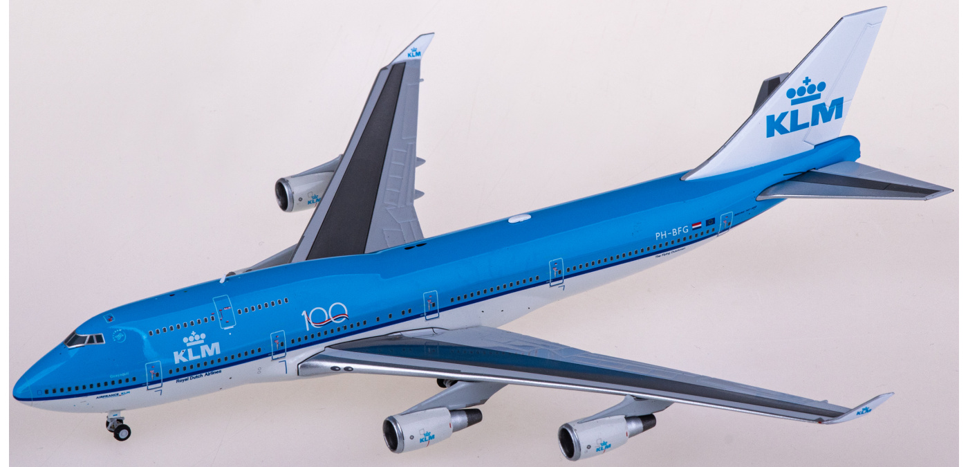 XX40117 KLM 荷兰皇家航空Boeing 747-400 PH-BFG + 飞机蒙皮钥匙串JC