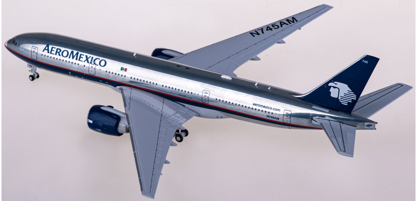 1/400  アエロメヒコ  ボーイングＢ７７７－２００ＥＲ  Ｎ７４５ＡＭ AeroMexico B777-200ER Polished Reg: N745AM FLAPS DOWN JC