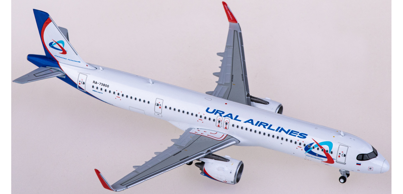 飛行機モデル 1:400 スケール GJSVR2195 ウラル航空 A321 RA