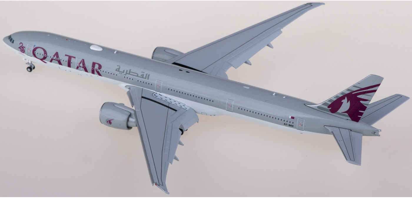 XX40137A Qatar 卡塔尔航空Boeing 777-300ER A7-BEE 襟翼放下版