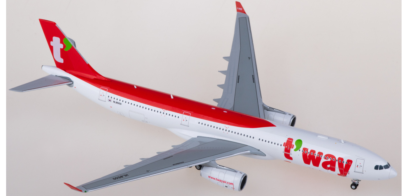 LH4285 TwayAir 德威航空Airbus A330-300 HL8500 JC Wings 1:400