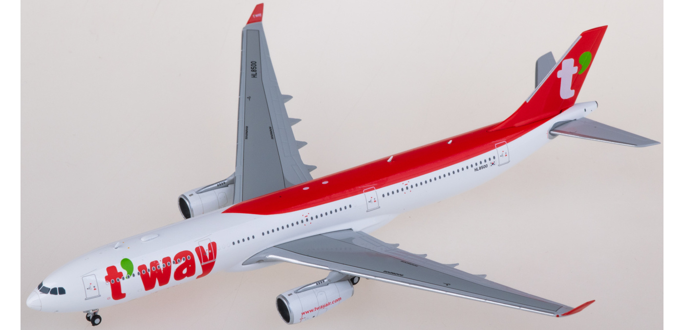 LH4285 TwayAir 德威航空Airbus A330-300 HL8500 JC Wings 1:400