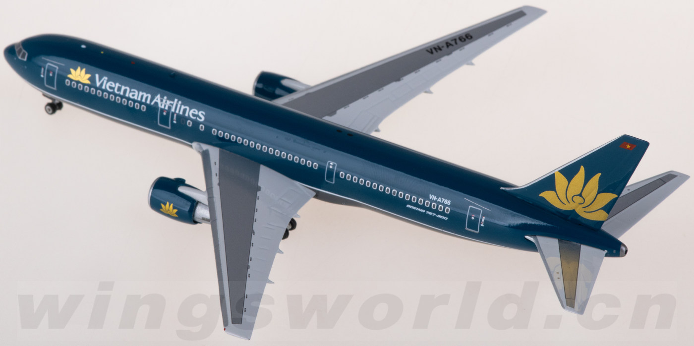 PH11900 Vietnam Airlines 越南航空Boeing 767-300ER VN-A766