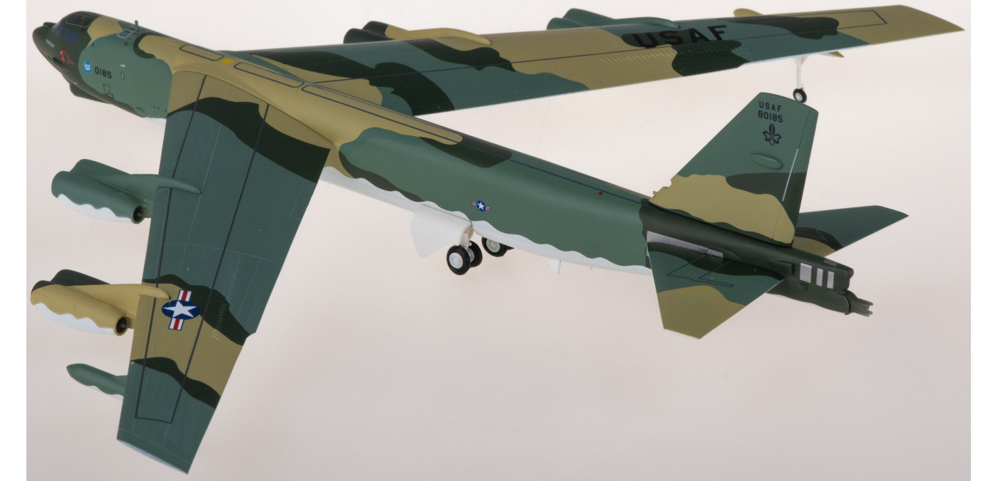 572767 USAF 美国空军Boeing B-52G 58-0185 Herpa 1:200 -飞机模型世界