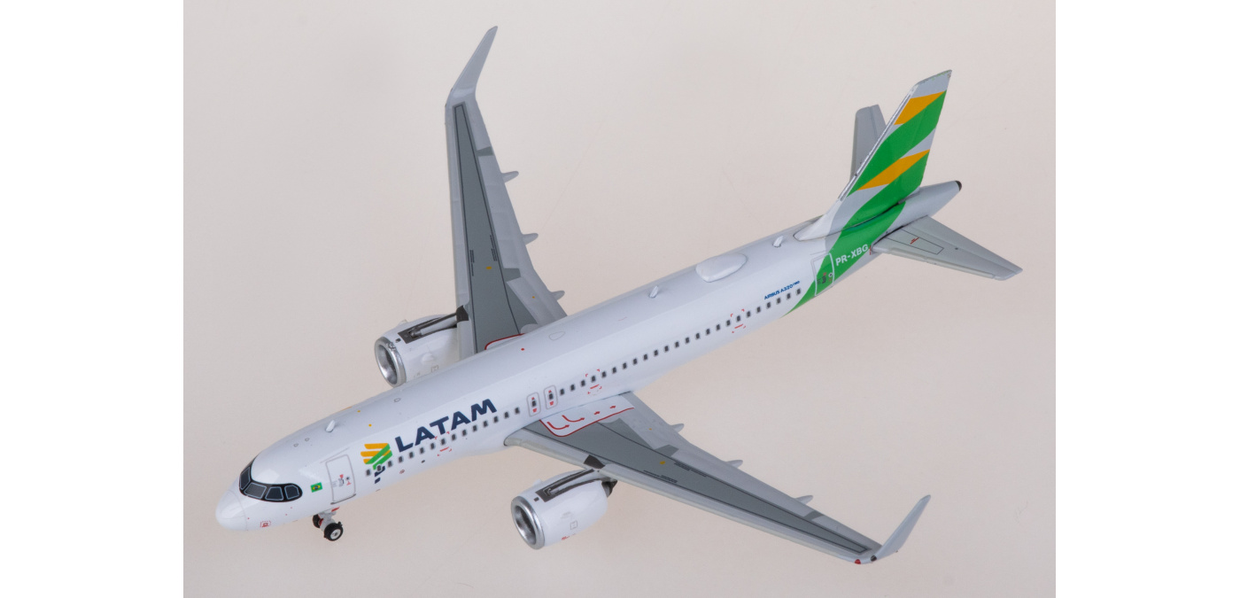 PH11916 LATAM Airbus A320neo PR-XBG Phoenix 1:400 -飞机模型世界