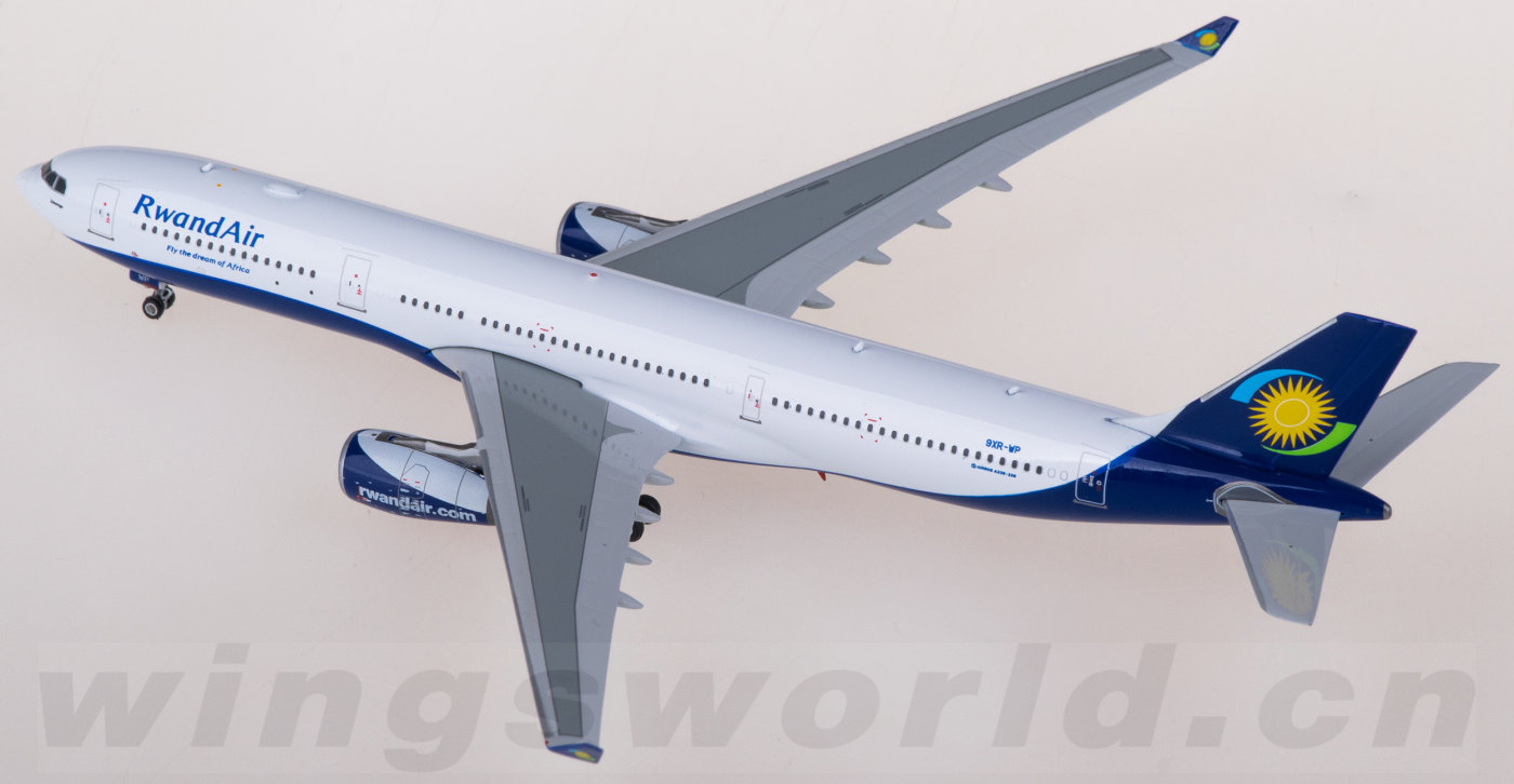 PH11943 RwandAir Airbus Airbus A330-300 9XR-WP Phoenix 1:400