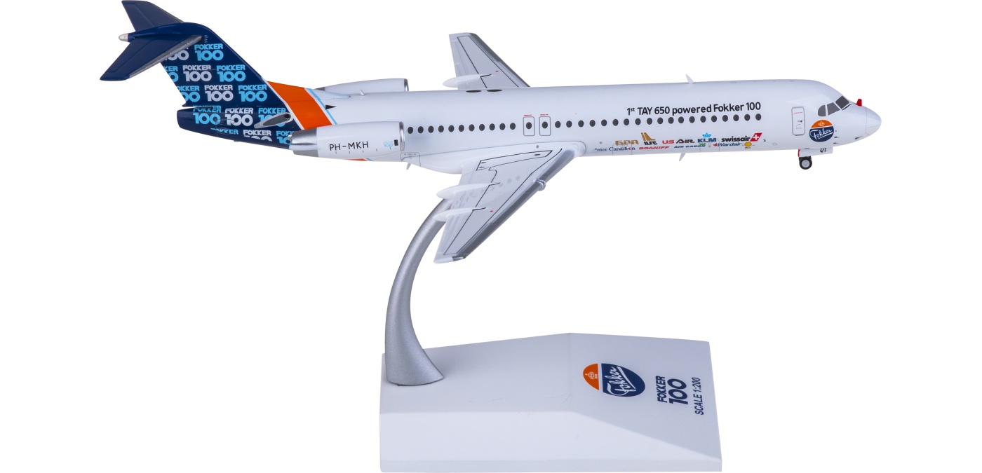 Slovakia Government Fokker 100 OM-BYB 1/200 scale desk model
