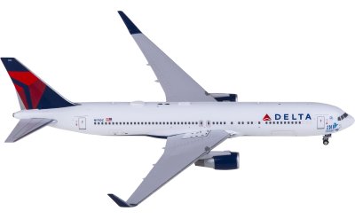 Panda Model 1:400 Delta Air Lines 达美航空 Boeing 767-300ER N171DZ