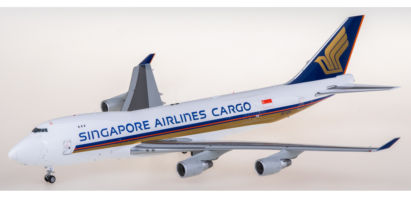 L2067 Singapore Airlines 新加坡航空Boeing 747-400F 9V-SFI