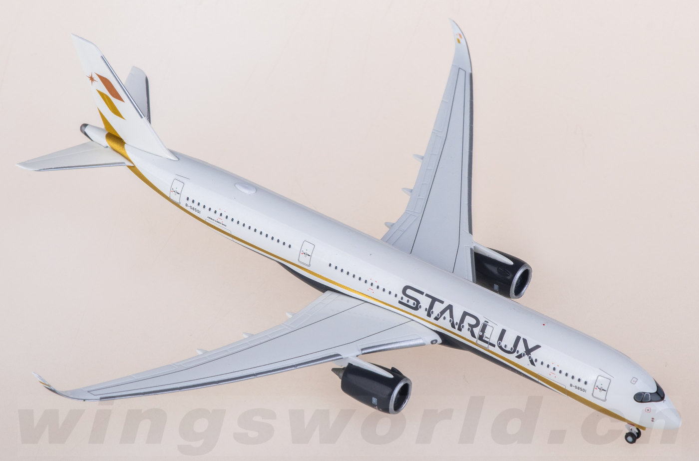 537186 Starlux Airlines 星宇航空Airbus A350-900 B-58501 Herpa 1