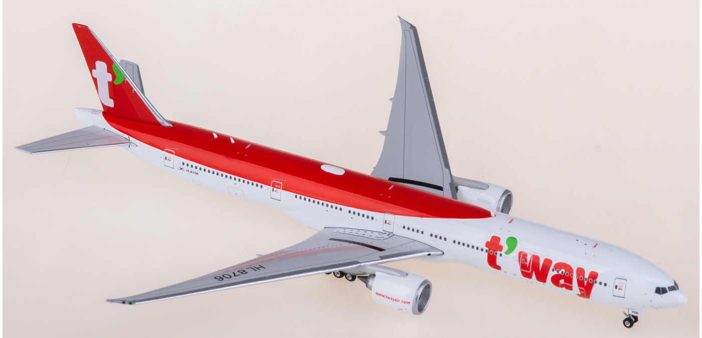 PH11990 TwayAir 德威航空Boeing 777-300ER HL8706 Phoenix 1