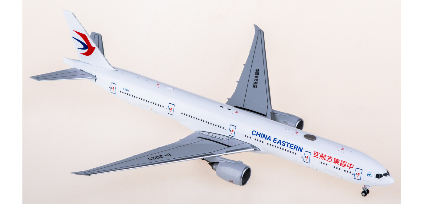 nag　中国東方航空 1/200 航空機模型 ボーイング777-300ER nag 中国東方航空 1/200 航空機模型 ボーイング777-300ER