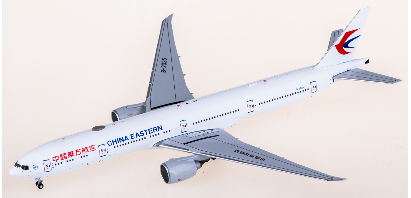 中国東方航空Boeing777-300ER ボーイング、中国東方航空に777-300ER納入 同社向け初号機