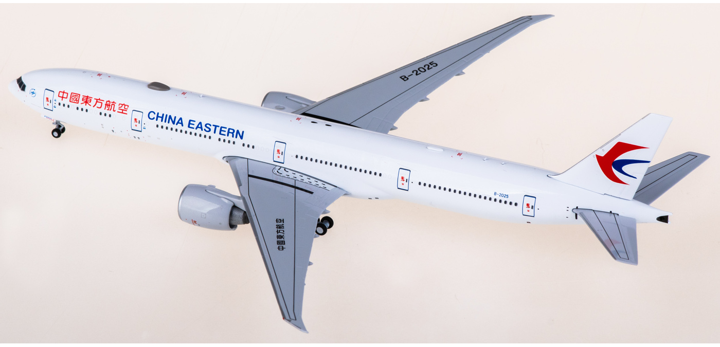 NG73077 China Eastern 中国东方航空Boeing 777-300ER B-2025