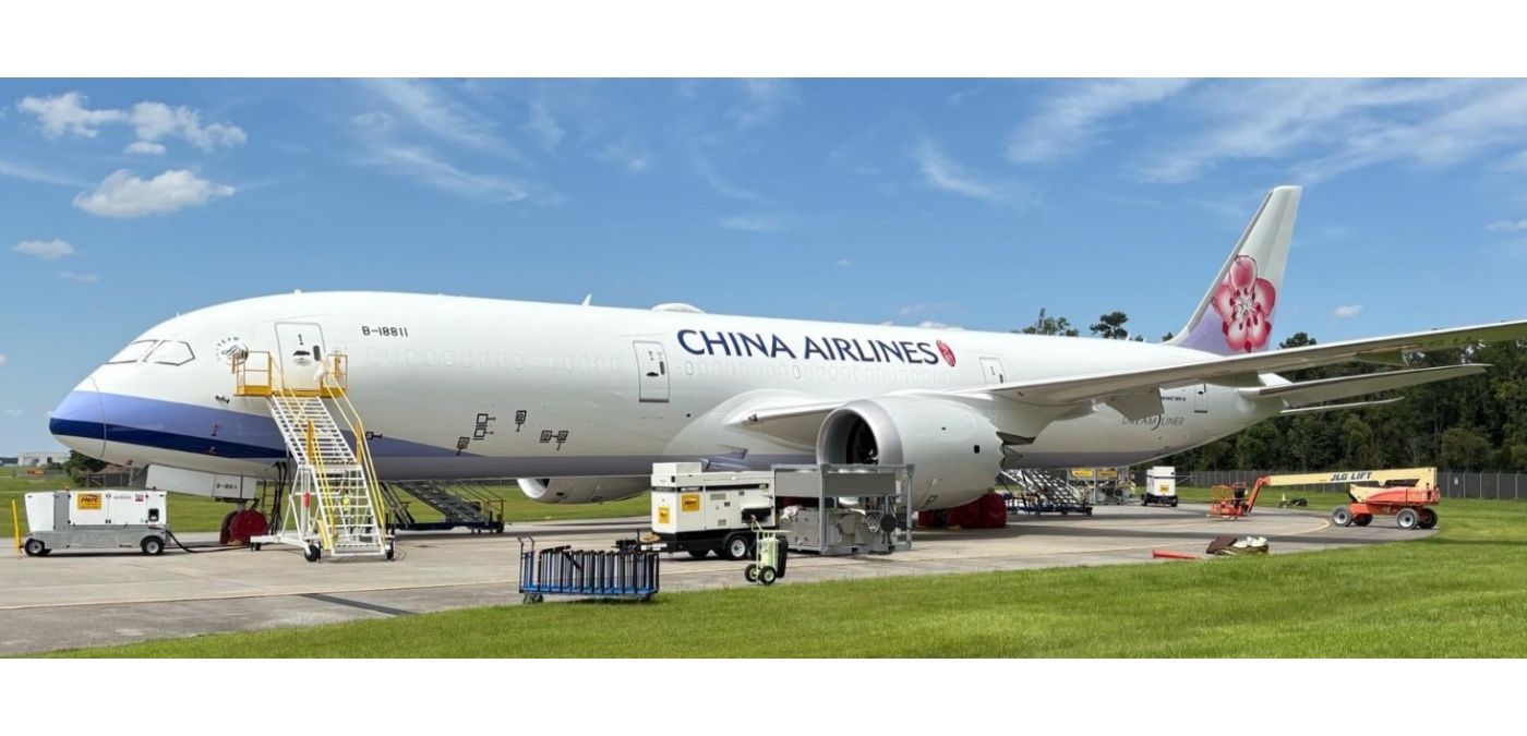 XX20849A China Airlines Boeing 787-9 Dreamliner B-18811 Flaps Down