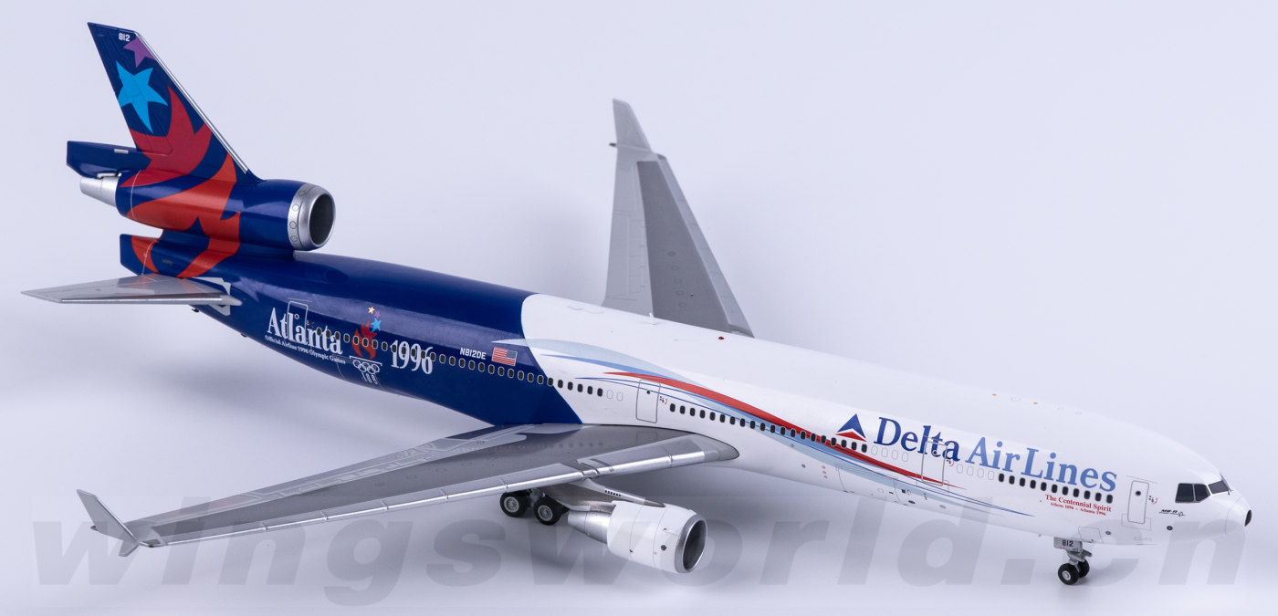 L2219 Delta Air Lines McDonnell Douglas MD-11 N812DE SQ Wings 1