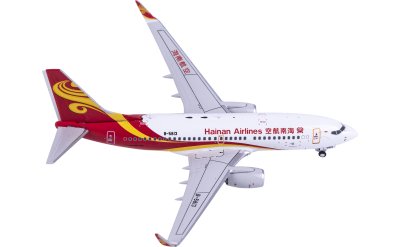 CW model 1:400 Hainan Airlines Boeing 737-700 B-5813