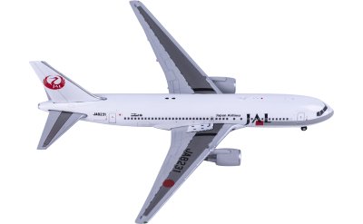 Japan Airlines 日本航空 Boeing 767-200 JA8231