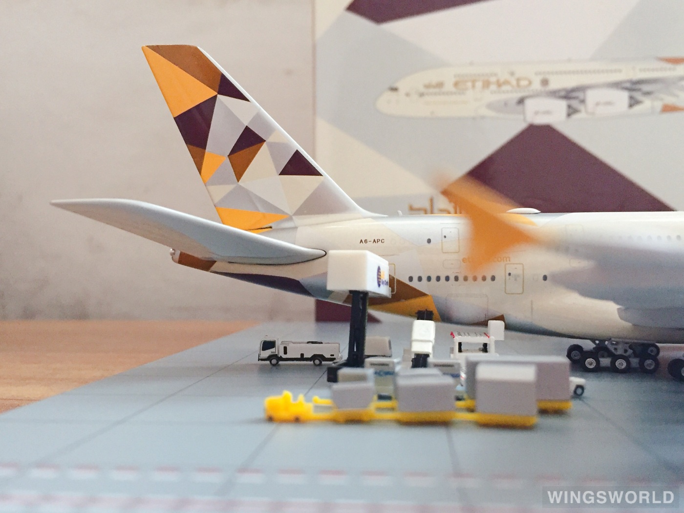 Phoenix 1:400 PH11234 Etihad Airways 阿提哈德航空 Airbus A380-800 A6-APC