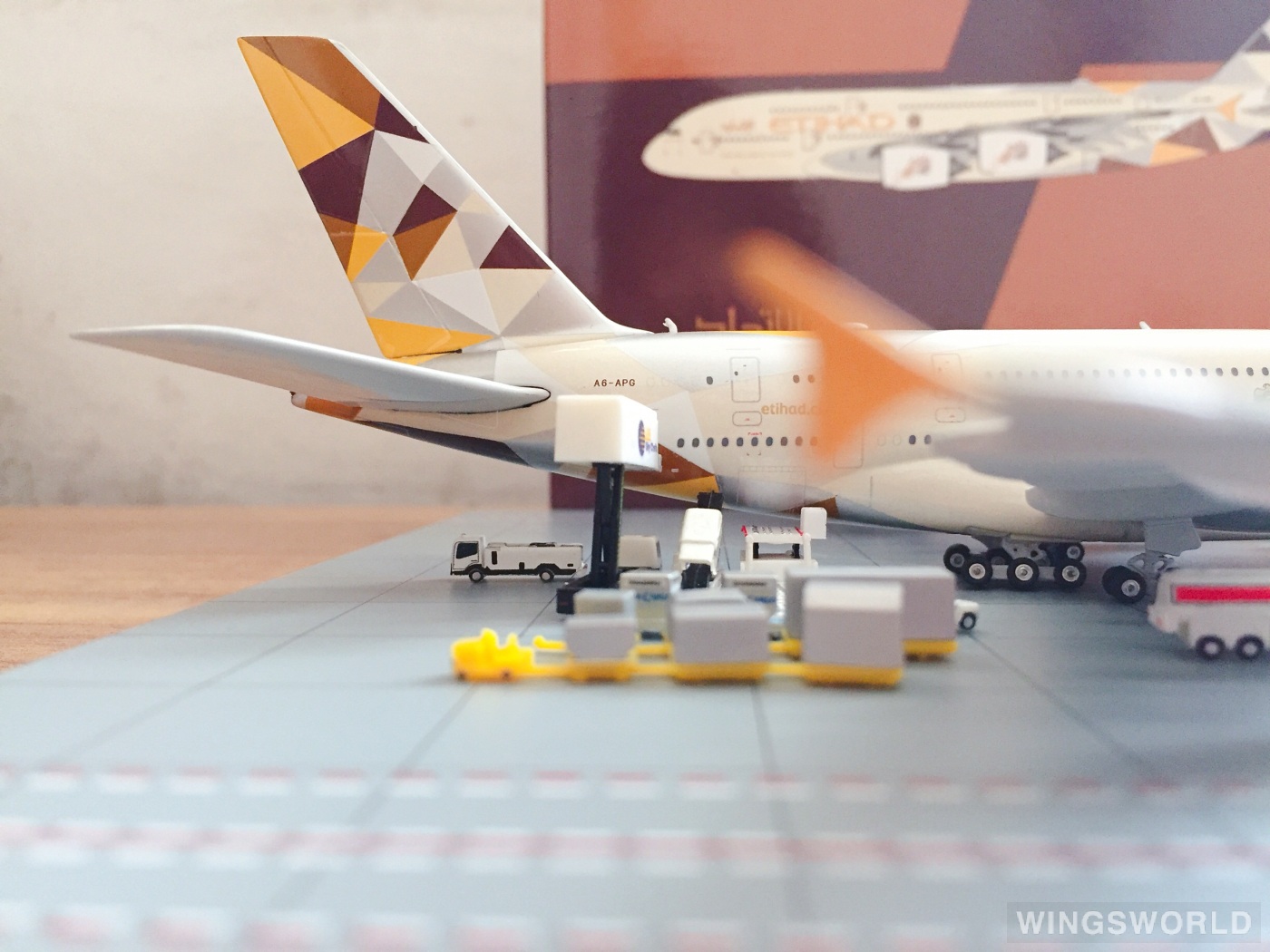 Phoenix 1:400 PH11393 Etihad Airways 阿提哈德航空 Airbus A380-800 A6-APG
