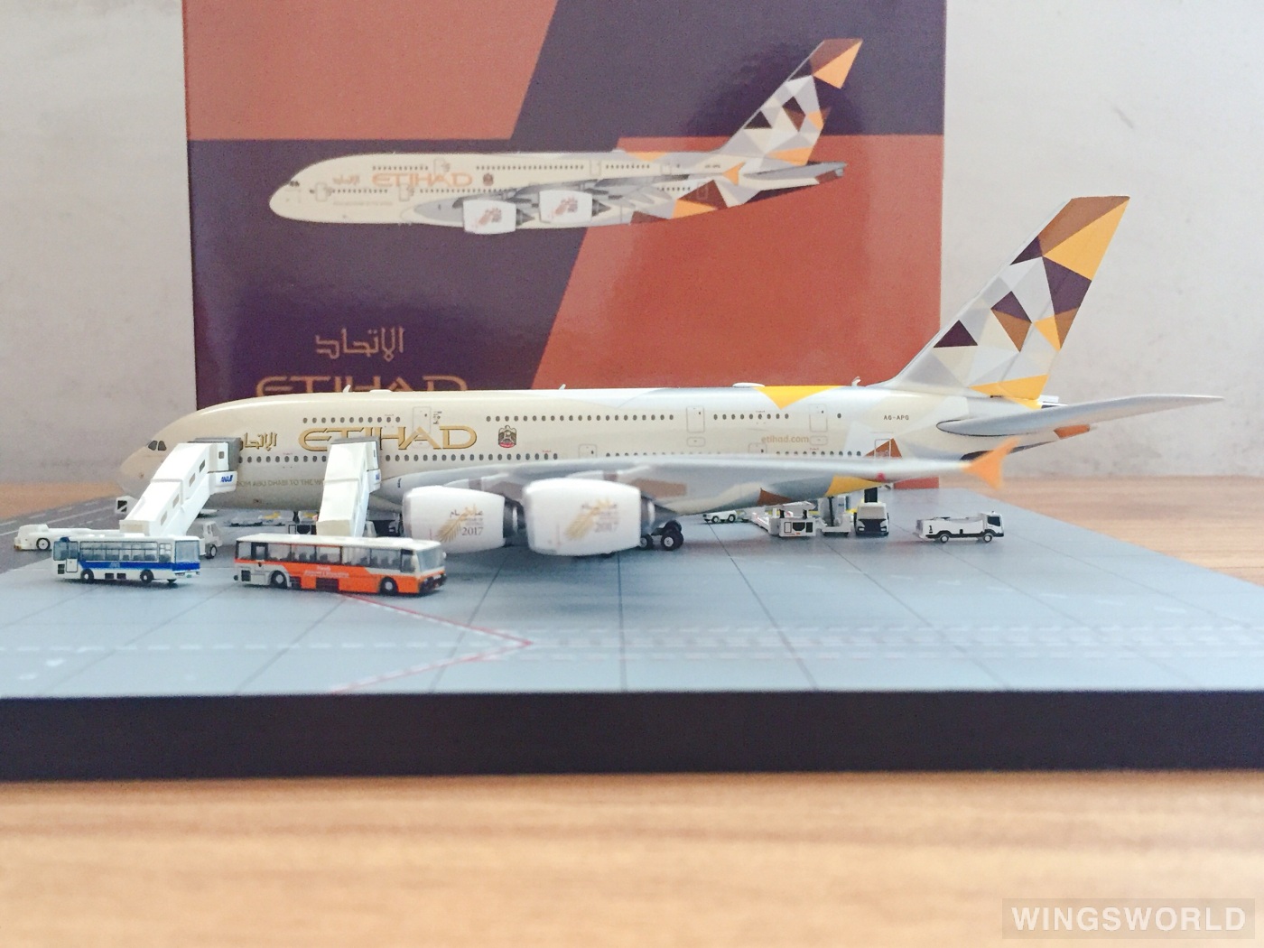 Phoenix 1:400 PH11393 Etihad Airways 阿提哈德航空 Airbus A380-800 A6-APG