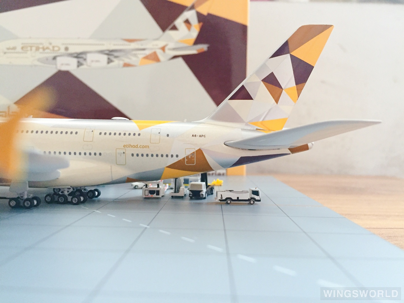 Phoenix 1:400 PH11234 Etihad Airways 阿提哈德航空 Airbus A380-800 A6-APC
