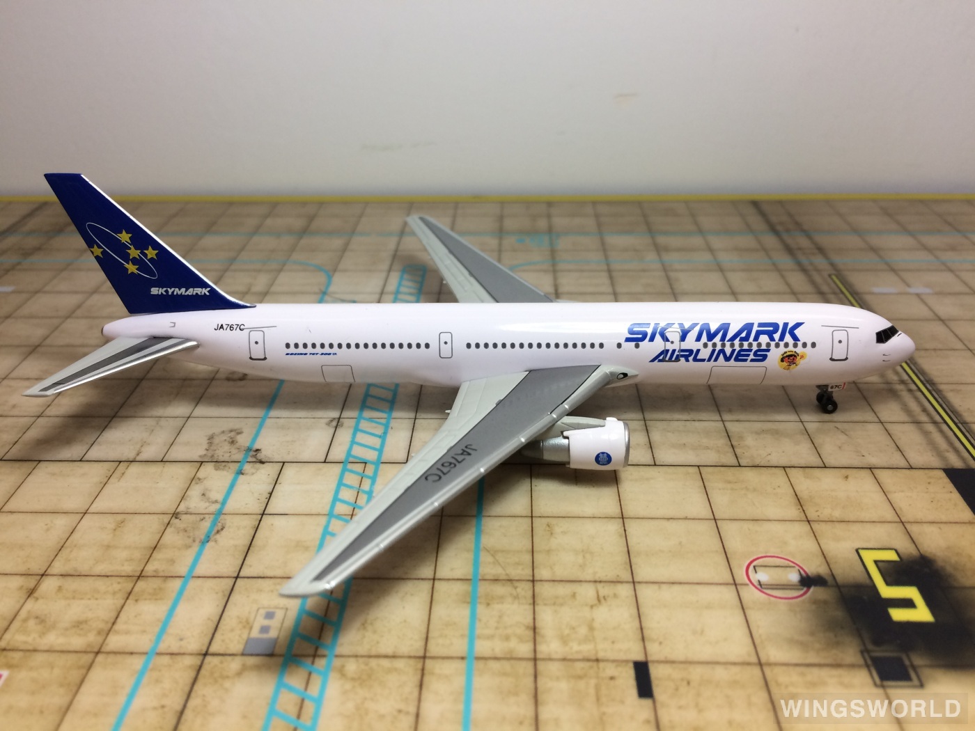 Dragon Models 1:400 55374 Skymark Airlines 天马航空 Boeing 767-300 JA767C