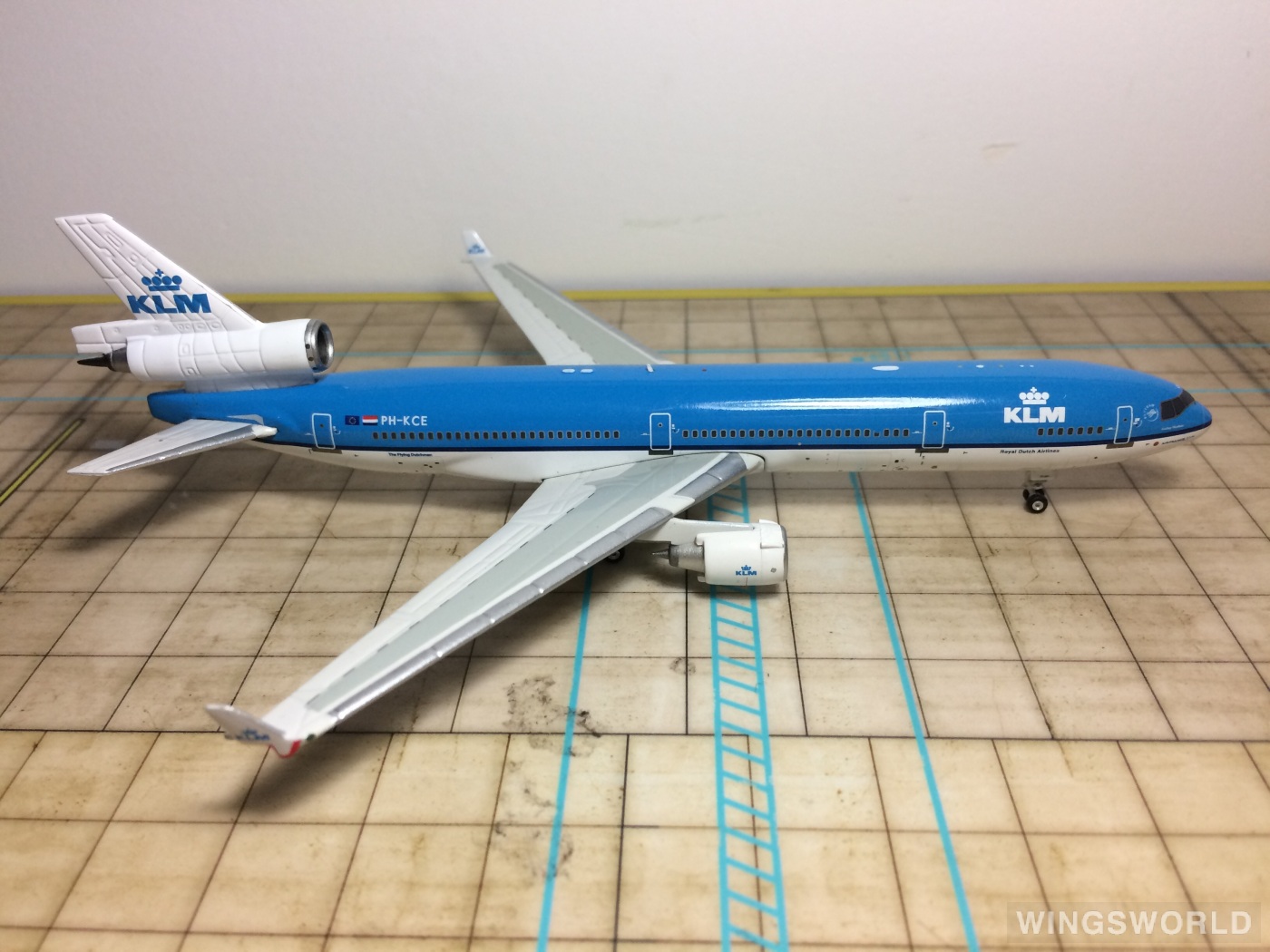 Phoenix 1:400 PH11039 KLM 荷兰皇家航空 McDonnell Douglas MD-11 PH-KCE