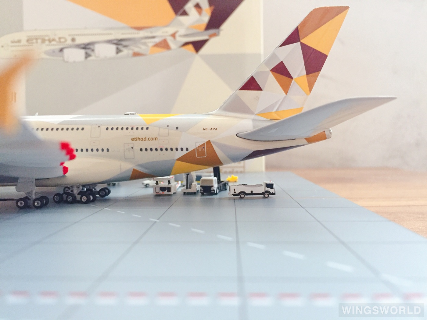 Phoenix 1:400 PH11026 Etihad Airways 阿提哈德航空 Airbus A380-800 A6-APA