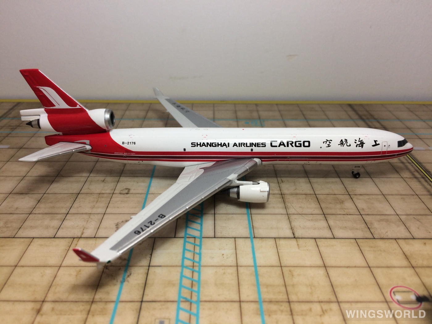 Geminijets 1:400 McDonnell Douglas MD-11 Shanghai Airlines Geminijets 1:400 McDonnell Douglas MD-11 Shanghai Airlines
