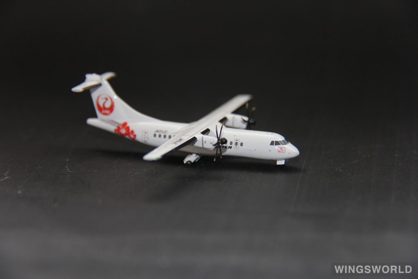 JC Wings 1:400 ATR 42 Japan Airlines 日本航空XX4018 JA01JC 的照片